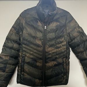 Abercrombie light puffer coat XS